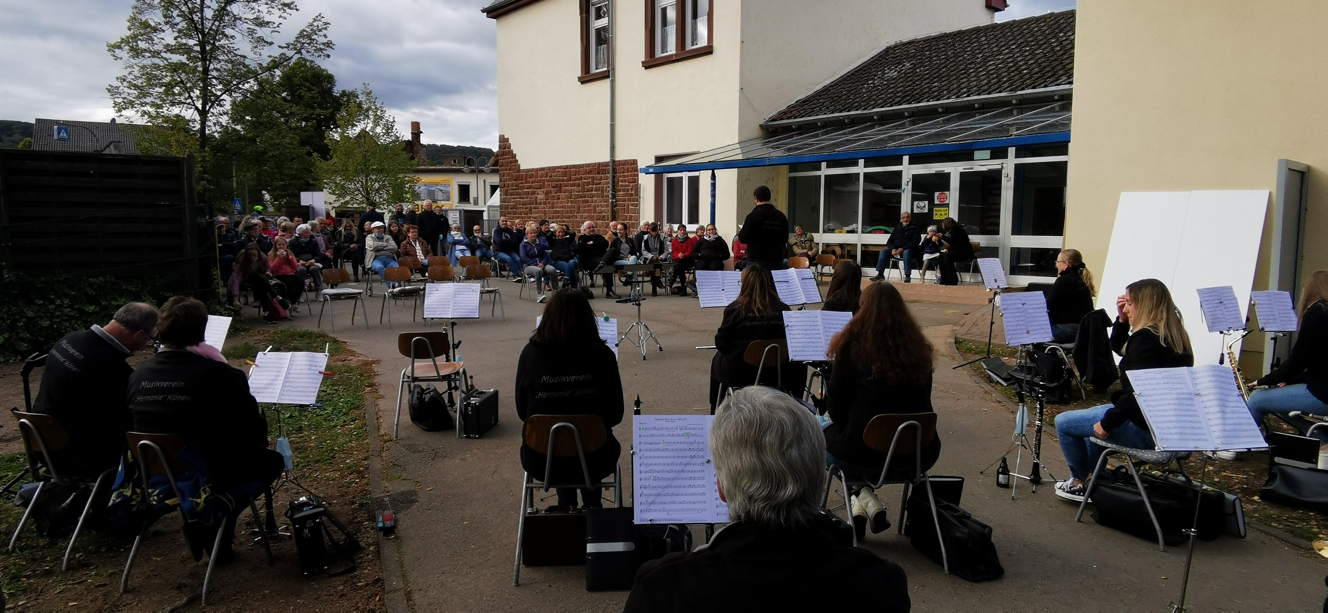 Trotz Abstands- und Maskenpflicht gute Stimmung unter den Besuchern